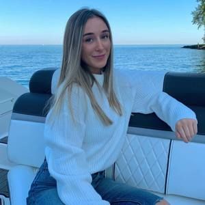 Meet your Posher, Julia